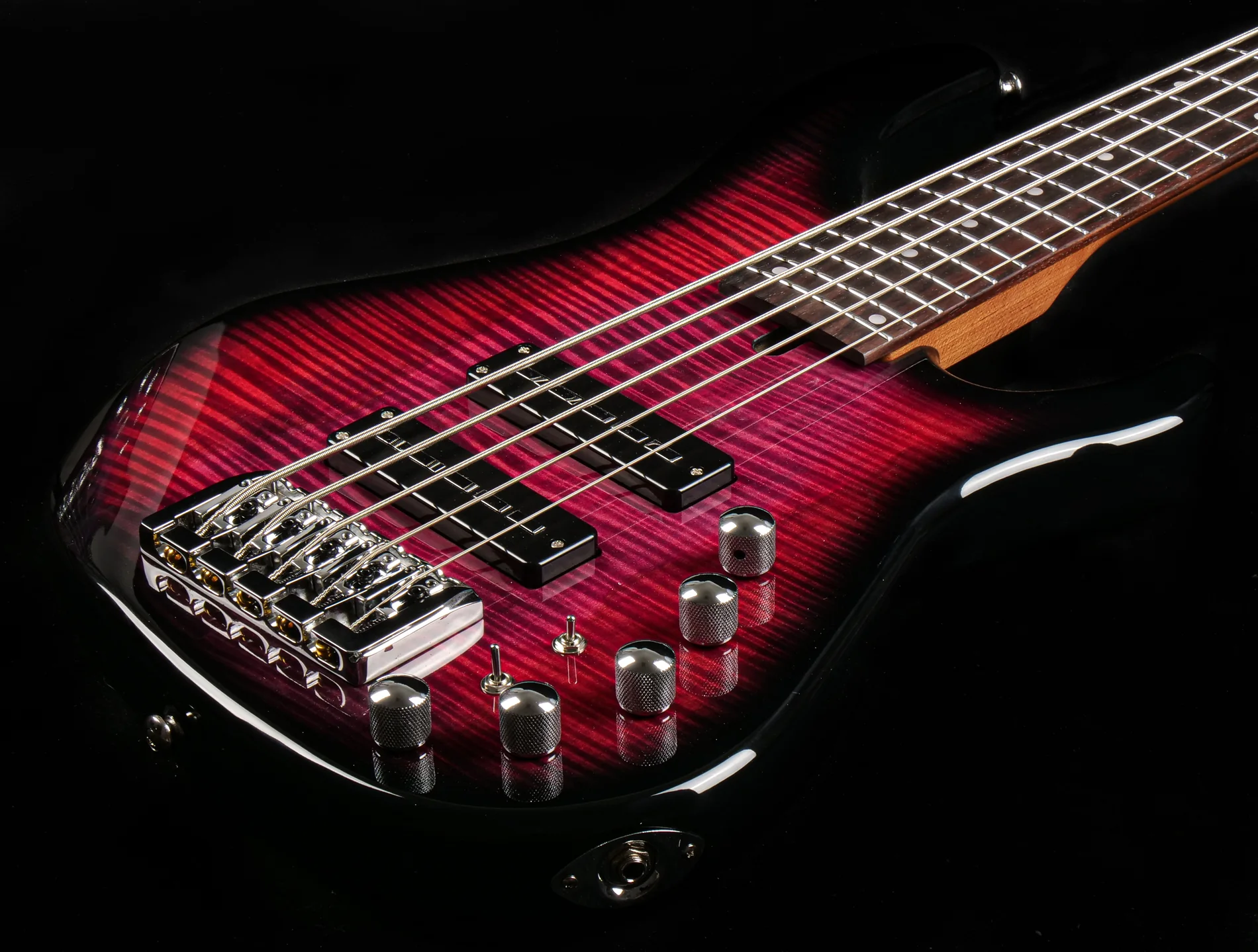 JB524-SMT-OSR in Nebula finish, figured finish and control detail