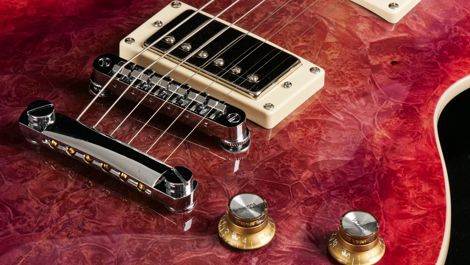 LP22-SMT-OR in Sakura Mist finish, figured finish and control detail