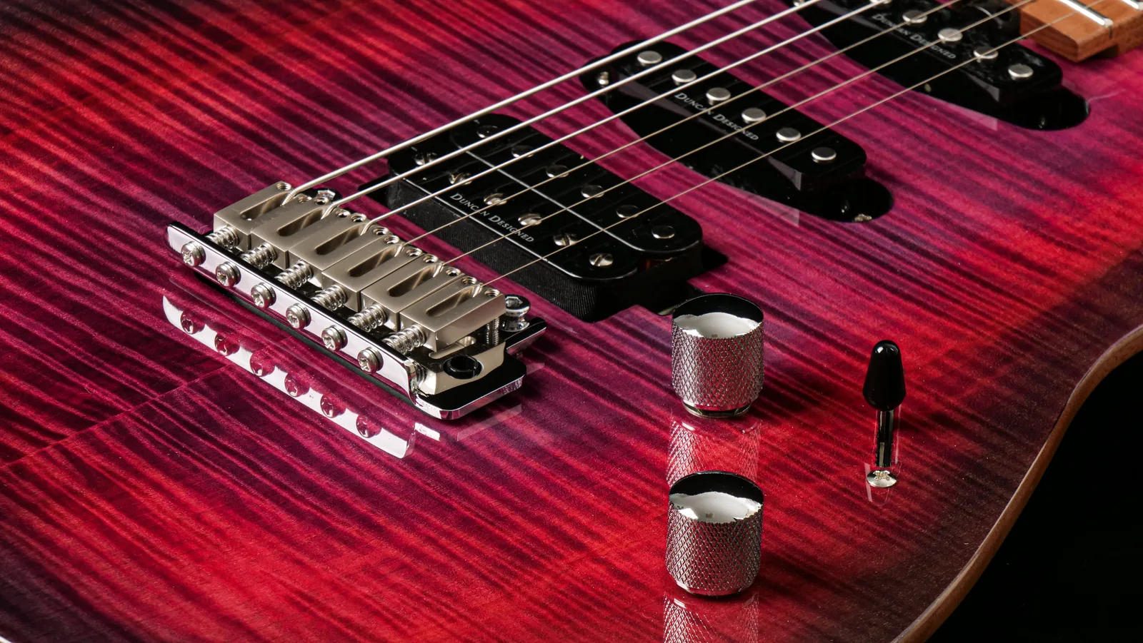 ST22-SMT-AF in Nebula finish, figured finish and control detail